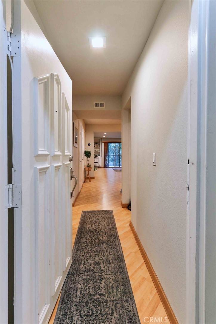 Tarzana, CA 91356,18324 Clark ST #205