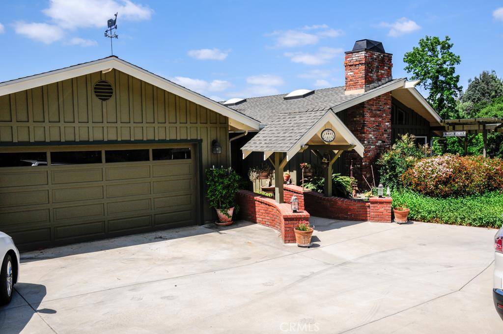 Fallbrook, CA 92028,1311 Via Encinos DR