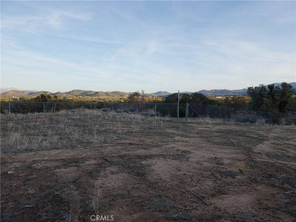 Anza, CA 92539,44050 Chapman RD