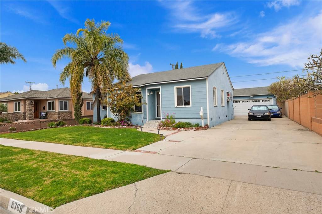 Buena Park, CA 90620,8369 Petunia WAY