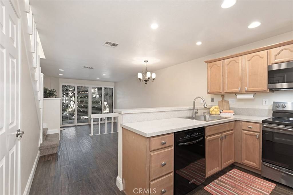 Irvine, CA 92620,263 Pineview