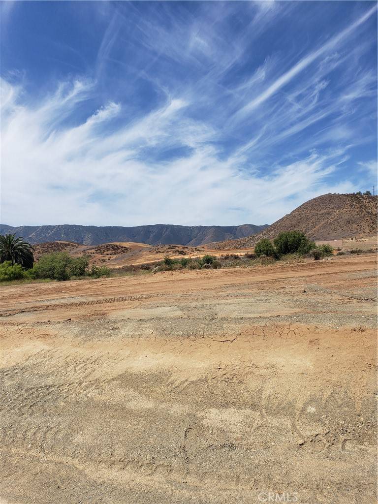 Lake Elsinore, CA 92530,11 Franklin E.