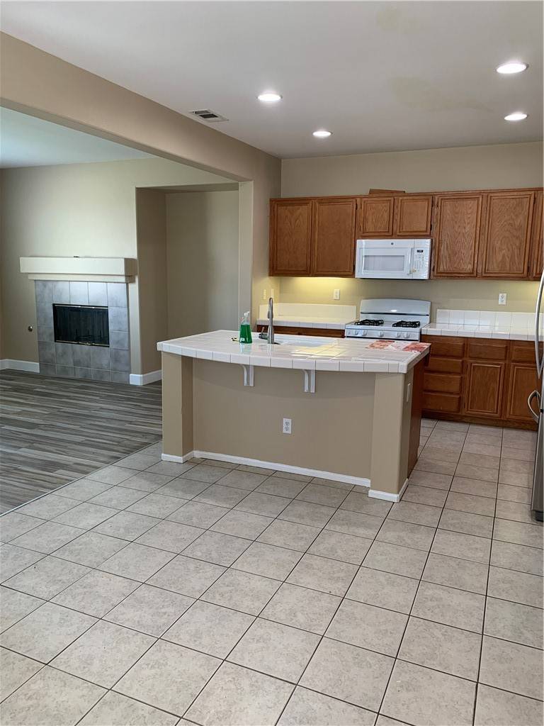 Winchester, CA 92596,35542 Driftwood ST
