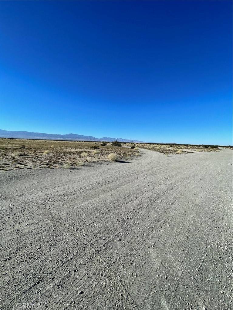 El Mirage, CA 92301,0 White