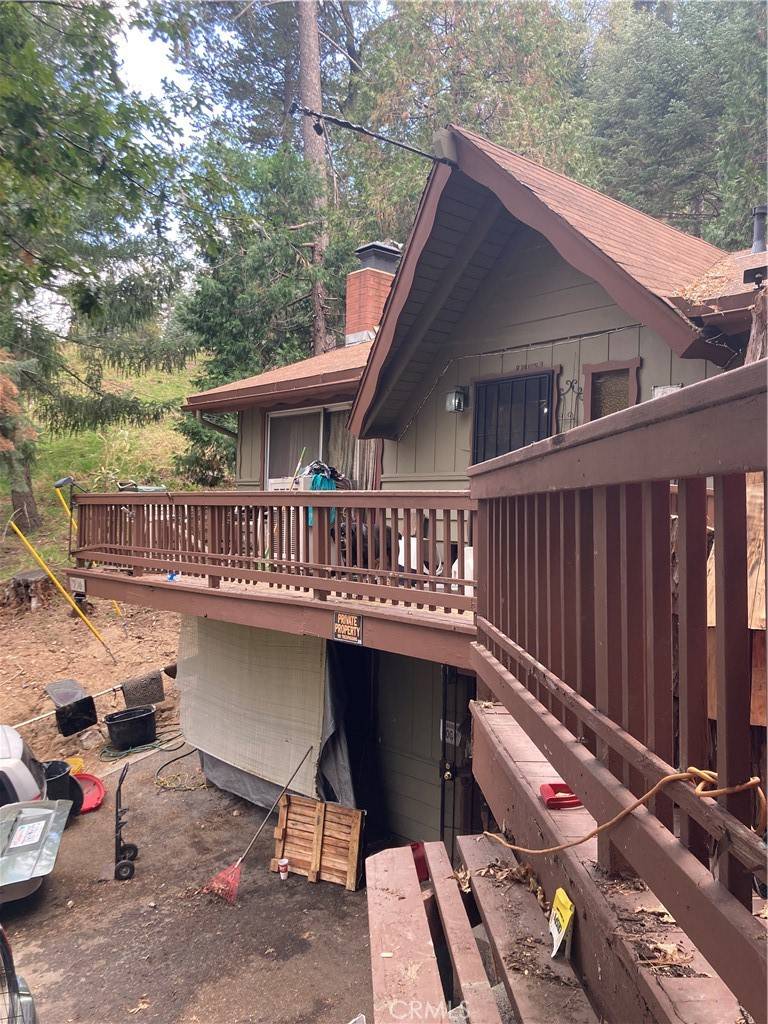 Crestline, CA 92325,990 Nesthorn DR