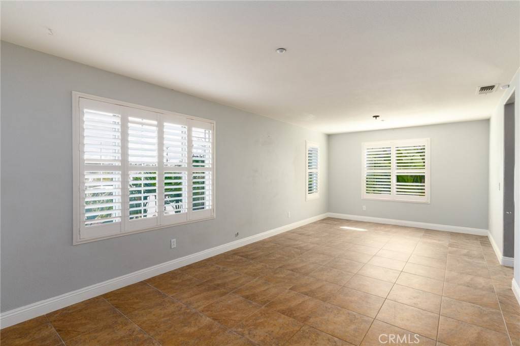 Fallbrook, CA 92028,129 Gardenside CT