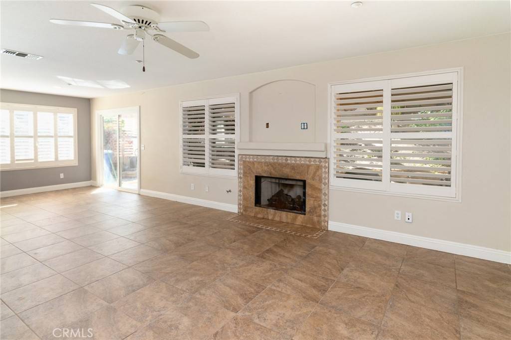 Fallbrook, CA 92028,129 Gardenside CT