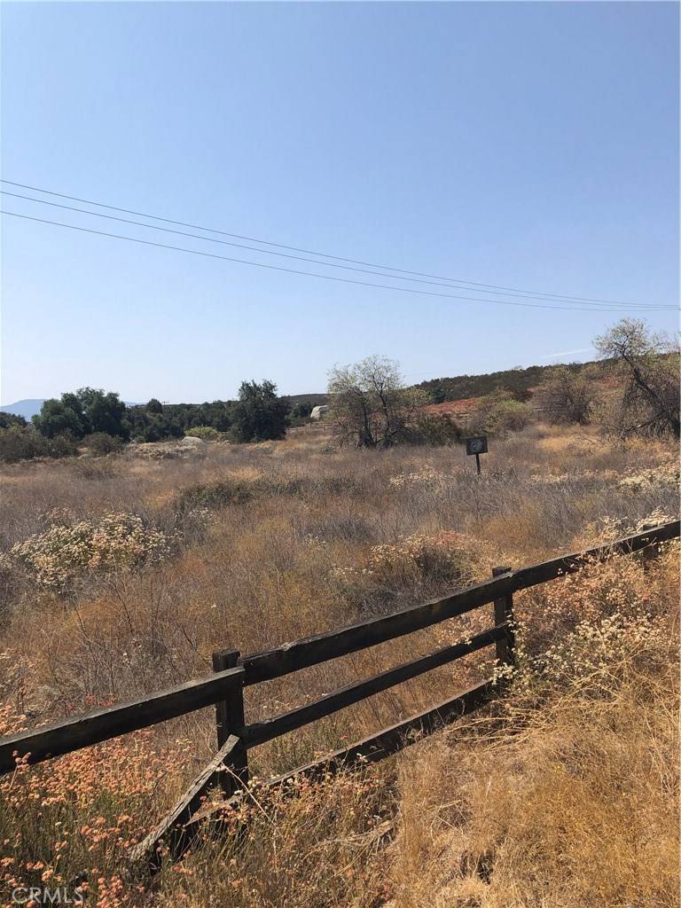 Hemet, CA 92544,5 Red Mountain RD