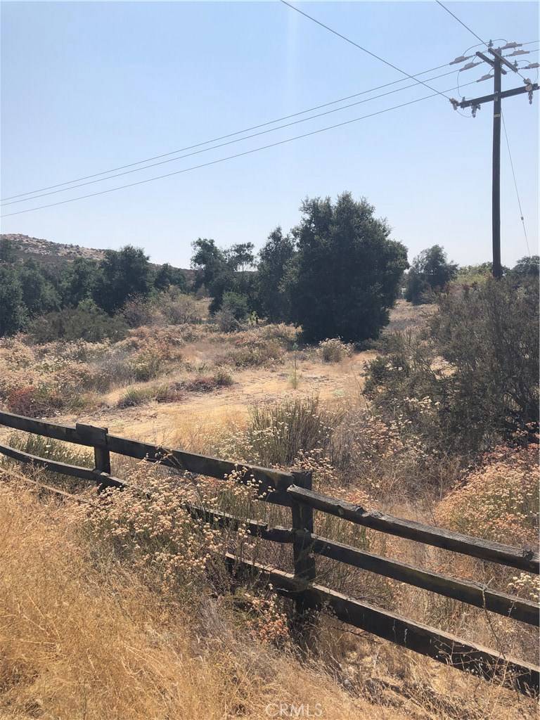 Hemet, CA 92544,5 Red Mountain RD