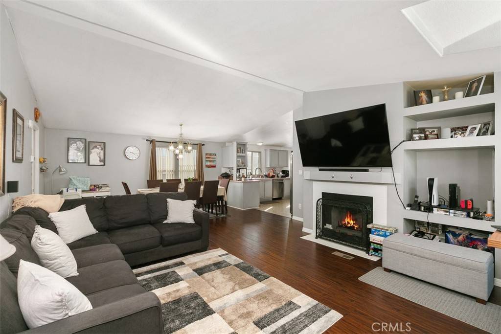 Anaheim, CA 92807,5815 E La Palma AVE E #143