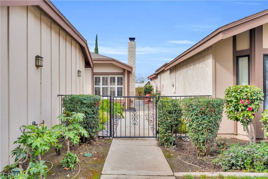 Riverside, CA 92506,2988 Hyde Park CIR