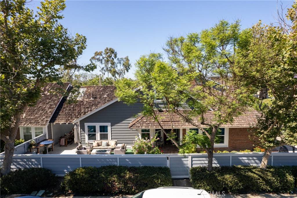 Irvine, CA 92614,3 Honeysuckle