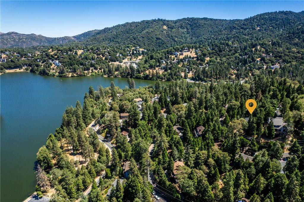 Crestline, CA 92325,747 Bergschrund DR