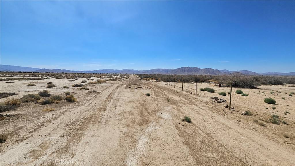 Lucerne Valley, CA 24354,0 Amber Rd.