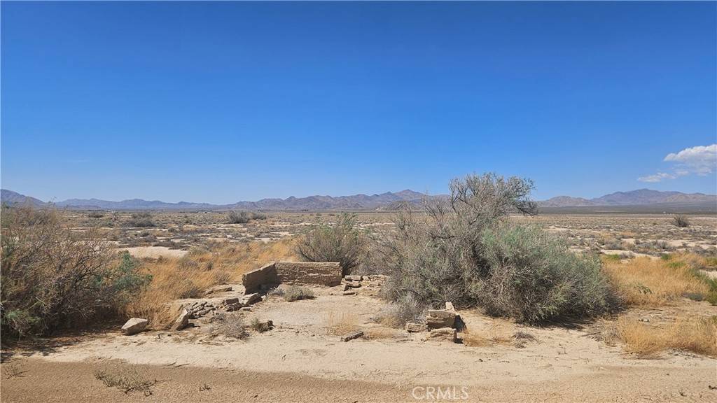 Lucerne Valley, CA 24354,0 Amber Rd.