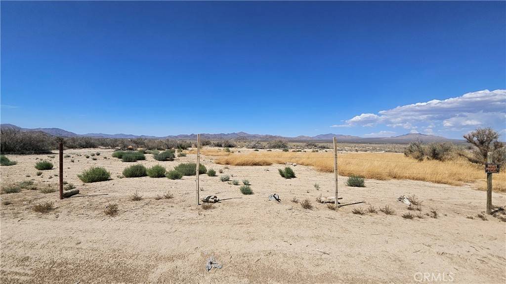 Lucerne Valley, CA 24354,0 Amber Rd.