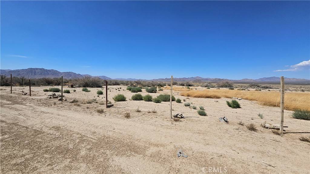Lucerne Valley, CA 24354,0 Amber Rd.