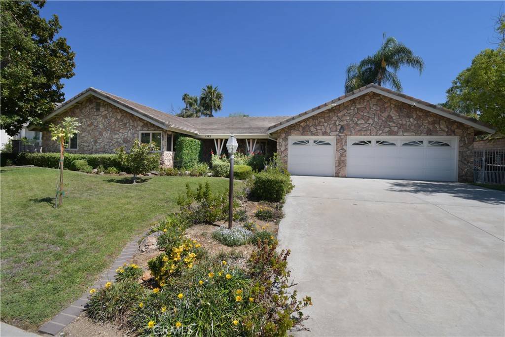 Redlands, CA 92374,1583 Crestview RD