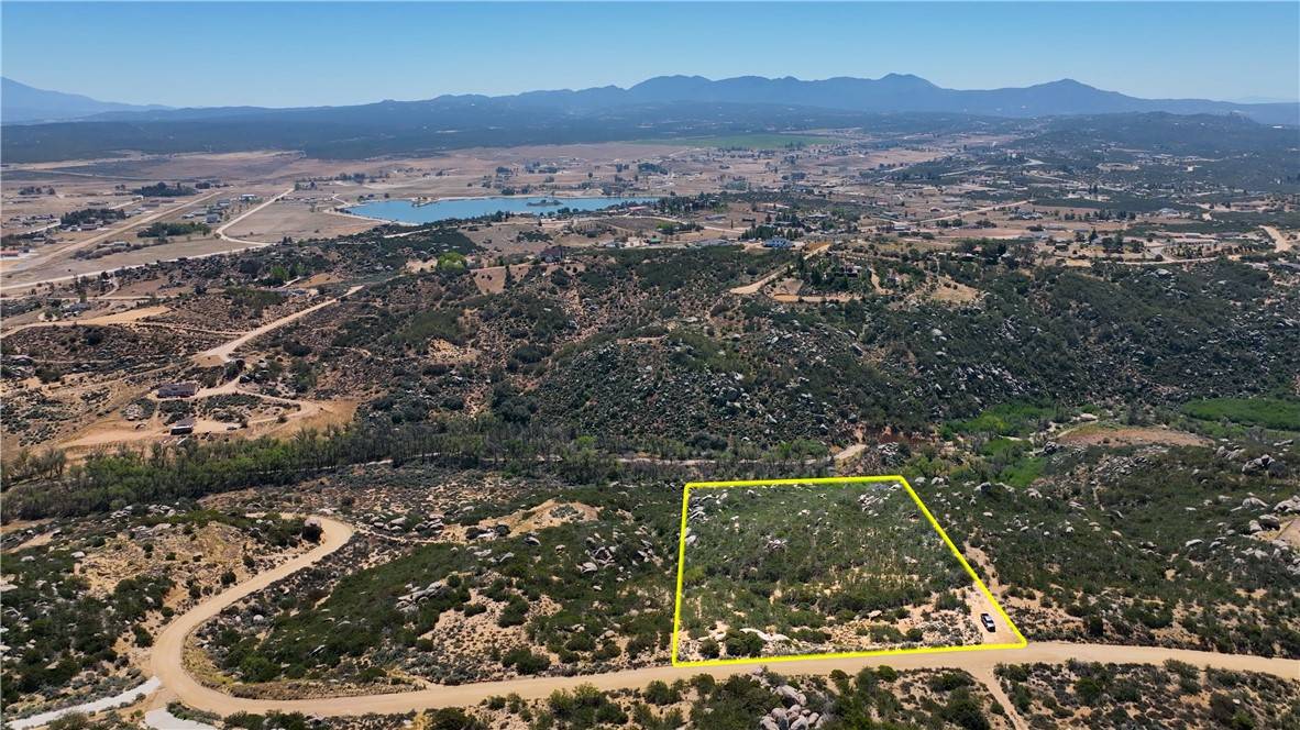 Aguanga, CA 92536,833 Lake Canyon DR