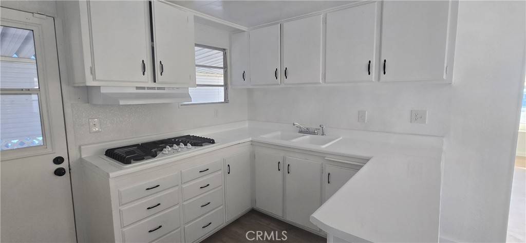 Hemet, CA 92543,220 San Carlos DR