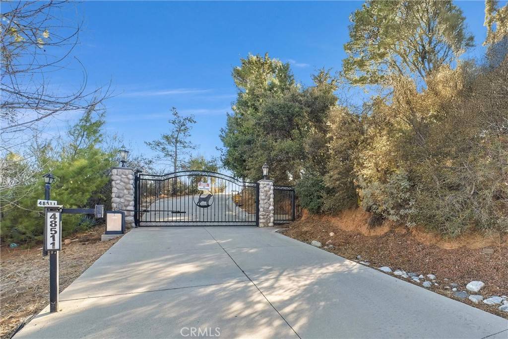 Banning, CA 92220,48511 Twin Pines RD