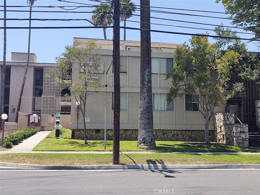 Riverside, CA 92506,6979 Palm CT #105B