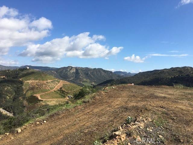 Fallbrook, CA 92028,39939 Jones RD