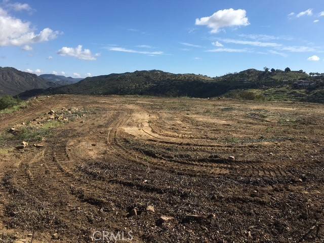 Fallbrook, CA 92028,39939 Jones RD