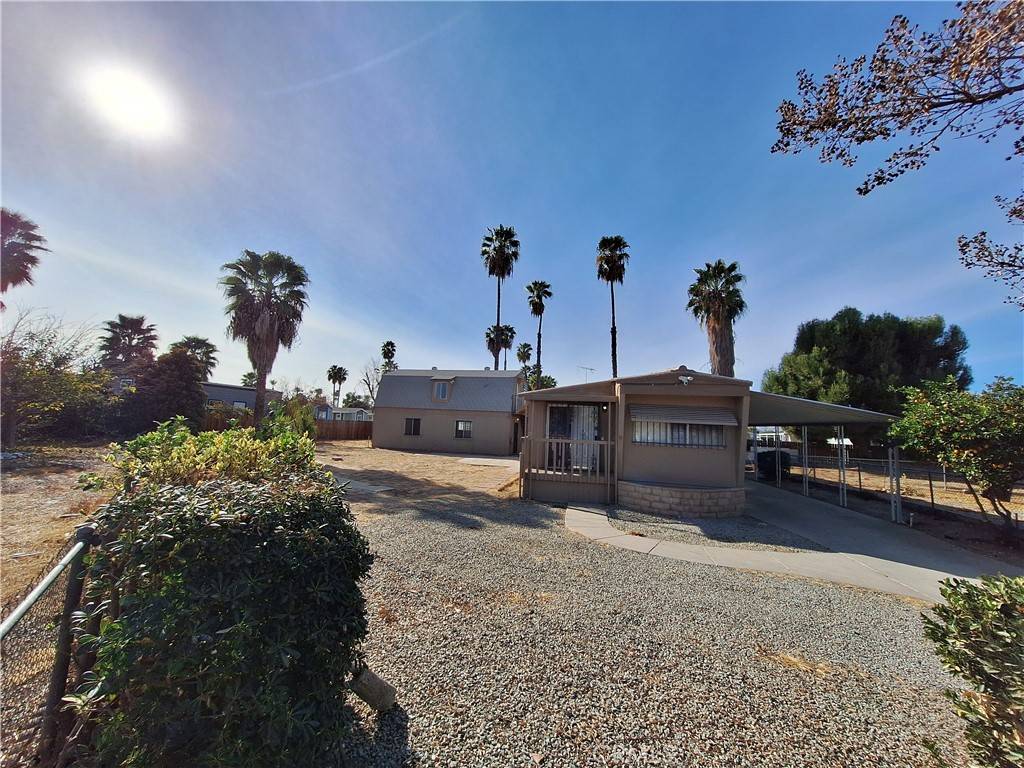 Hemet, CA 92543,609 Imperial WAY