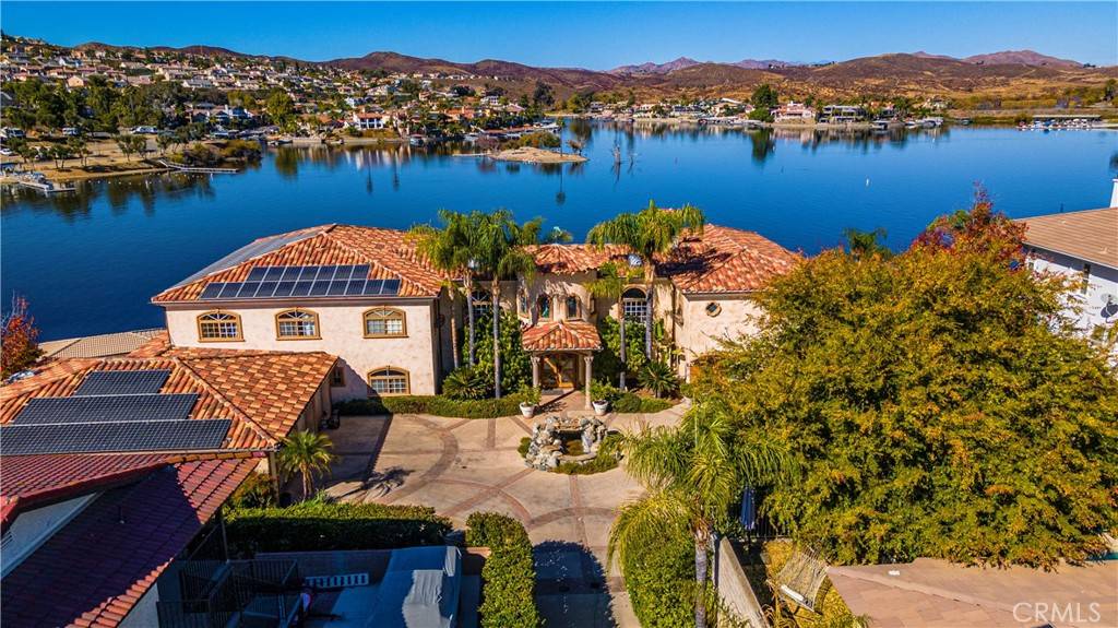 Canyon Lake, CA 92587,21990 Village WAY