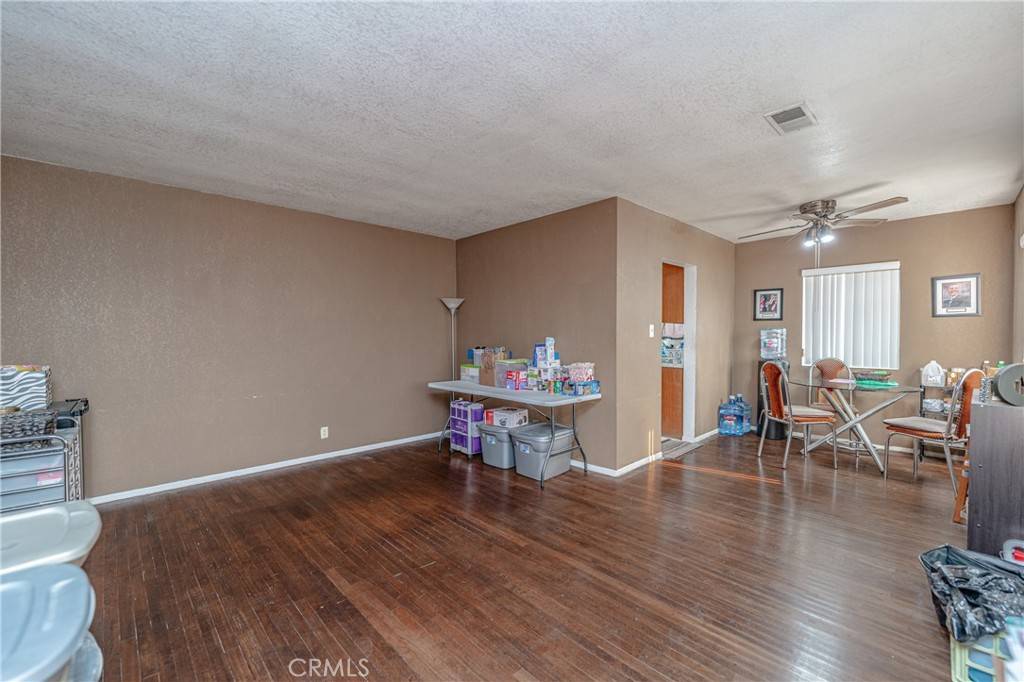 Compton, CA 90222,1613 W 138th ST