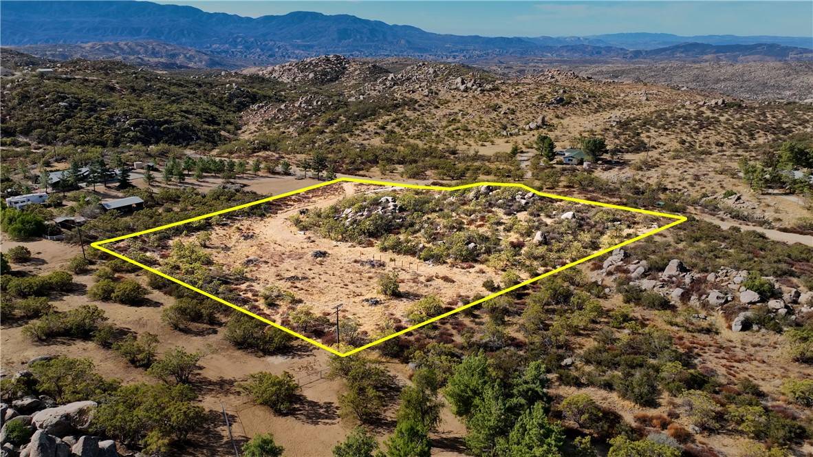 Aguanga, CA 92536,956 Crazy Horse Canyon DR