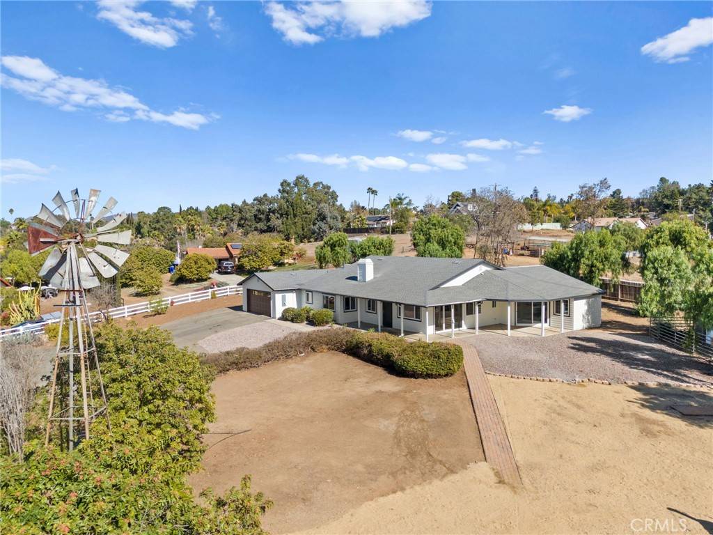 Fallbrook, CA 92028,1275 Aves LN