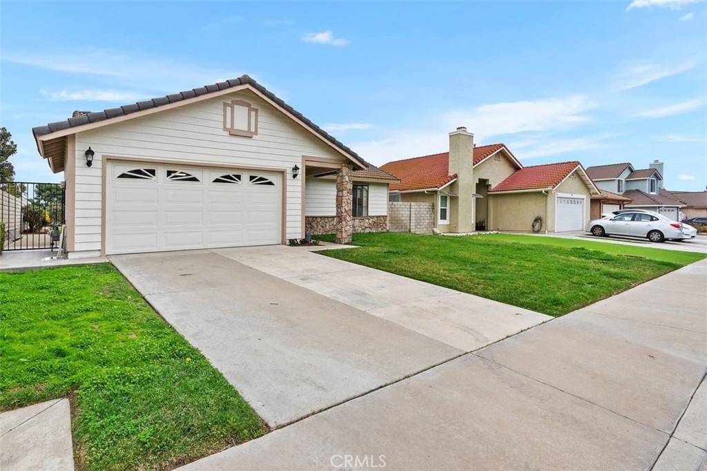 Murrieta, CA 92563,39692 Wild Flower DR