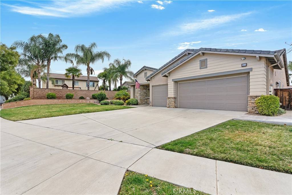 Murrieta, CA 92563,33571 Honeysuckle LN