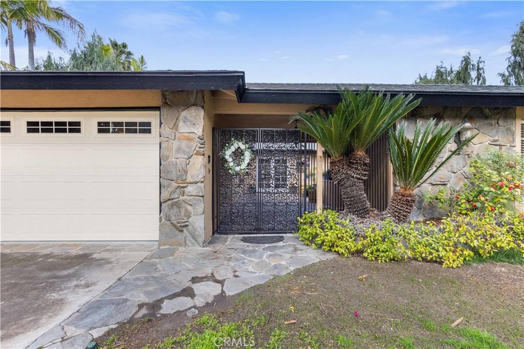Fullerton, CA 92835,975 Verona DR