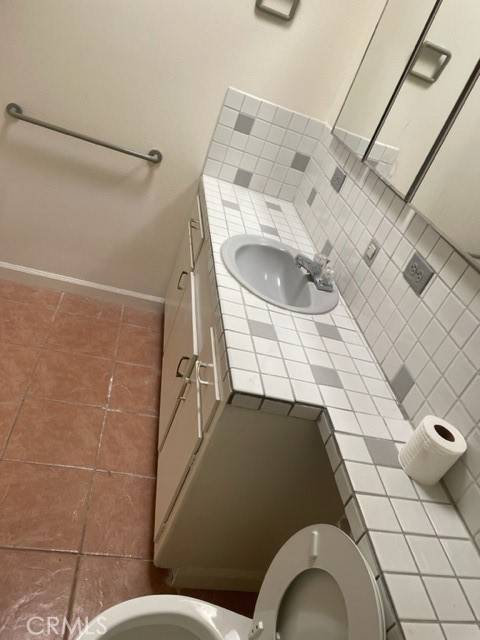 San Jacinto, CA 92583,318 E 7th ST