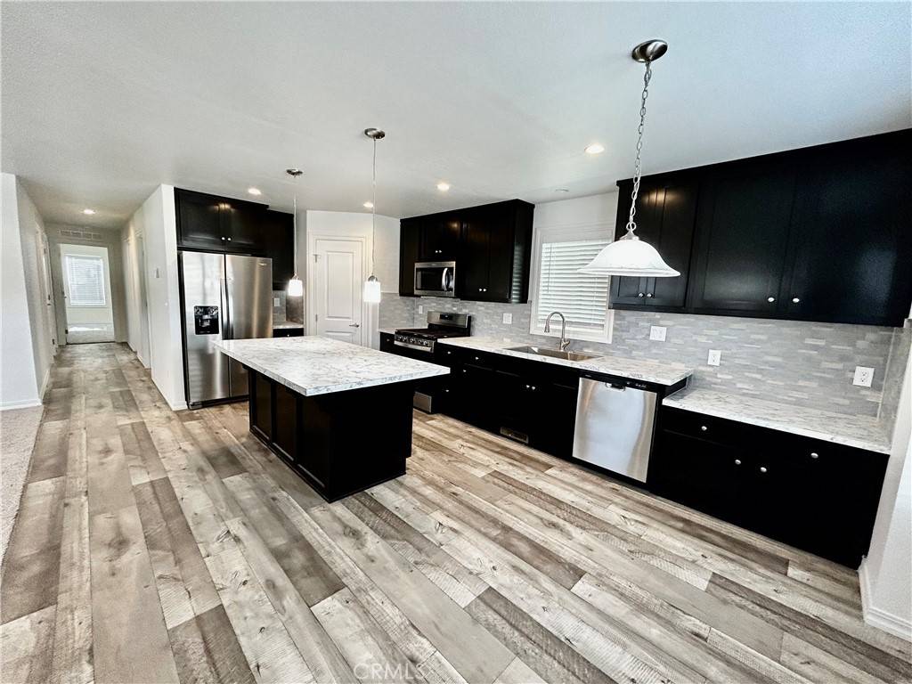 Hemet, CA 92543,675 W Oakland Ave #A9