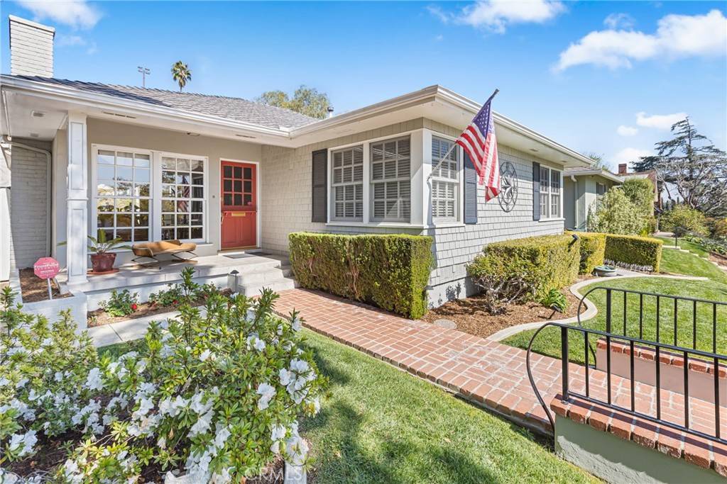 Fullerton, CA 92832,325 W Brookdale PL