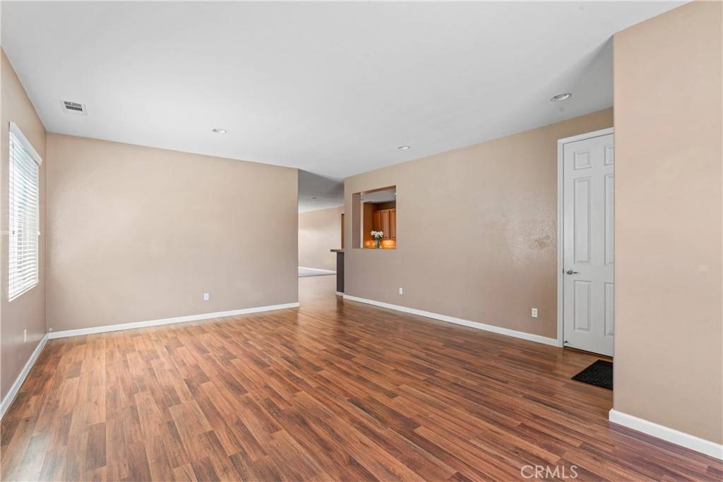 Hesperia, CA 92344,13275 Lone Pine CT