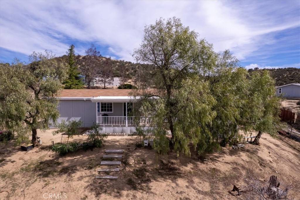 Anza, CA 92539,40690 Apple RD