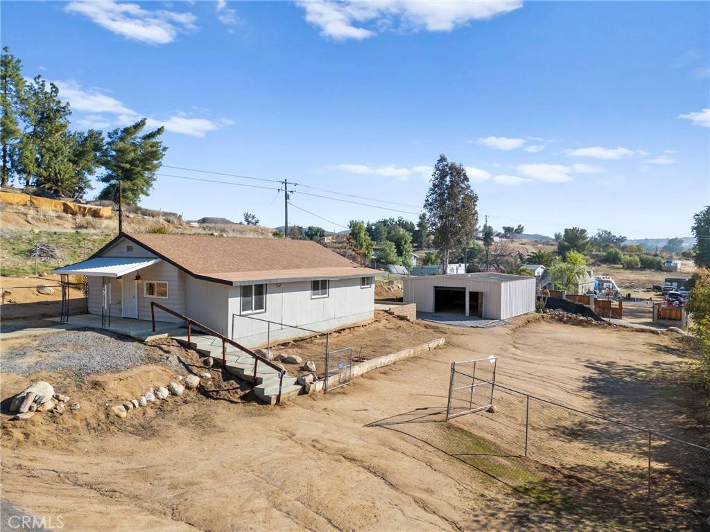 Lake Elsinore, CA 92532,28392 Red Gum DR