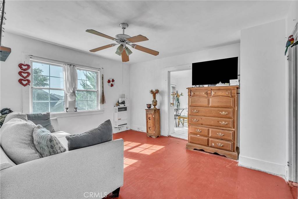 Los Angeles, CA 90042,5037 Montezuma ST