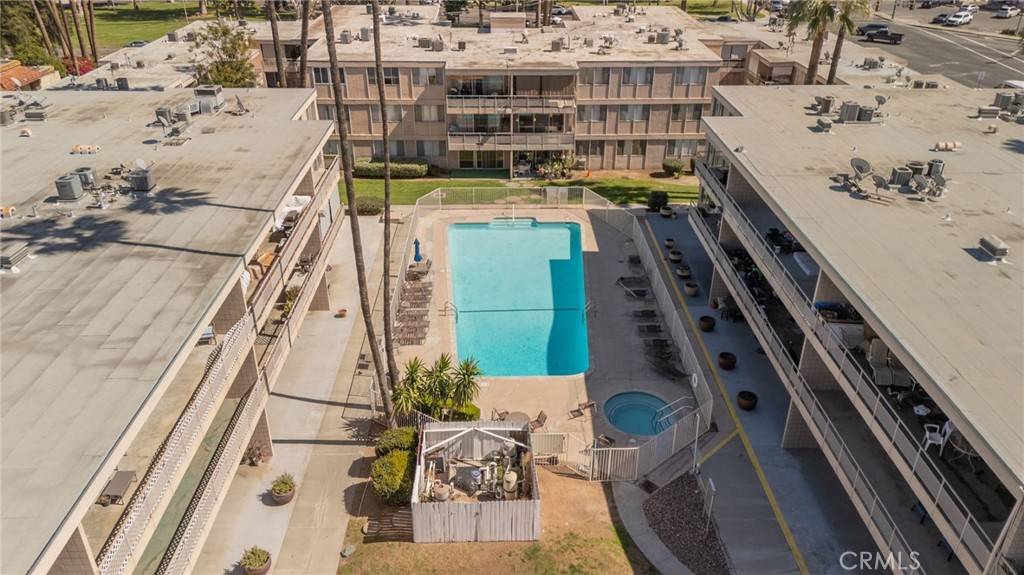 Riverside, CA 92506,6979 Palm CT #329J