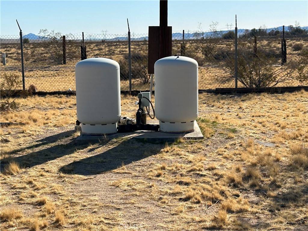 40694 Mountain View RD Newberry Springs, CA 92365