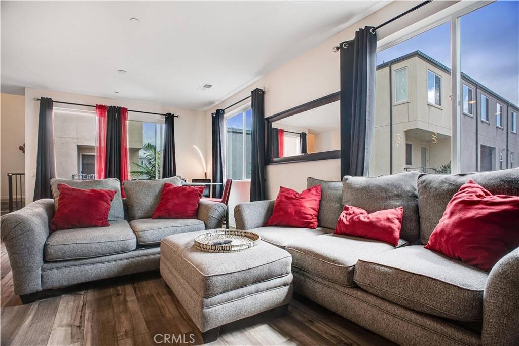 San Diego, CA 92154,5243 Beachfront Cove ST #125
