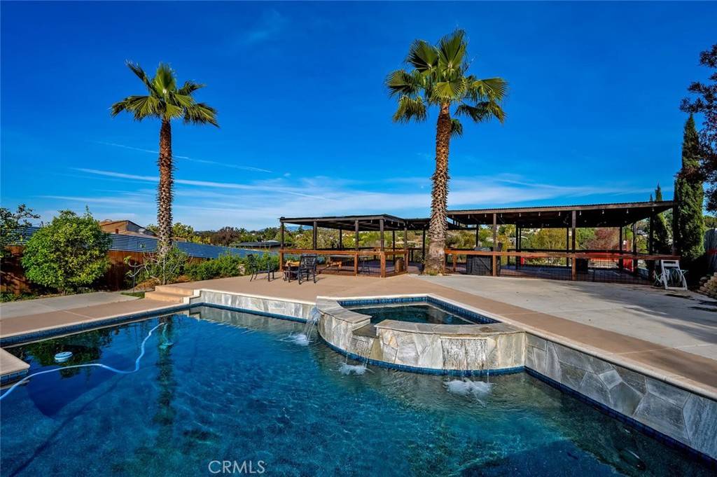 Vista, CA 92084,2913 Harris DR