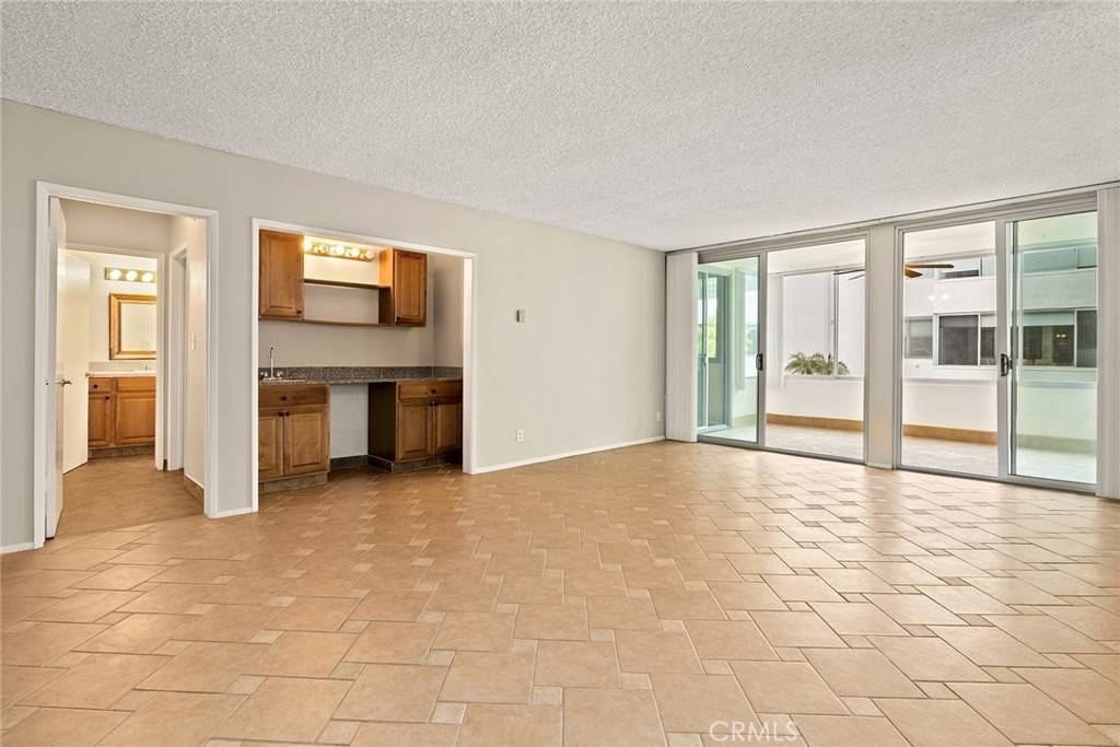 Playa Del Rey, CA 90293,8701 Delgany AVE #105