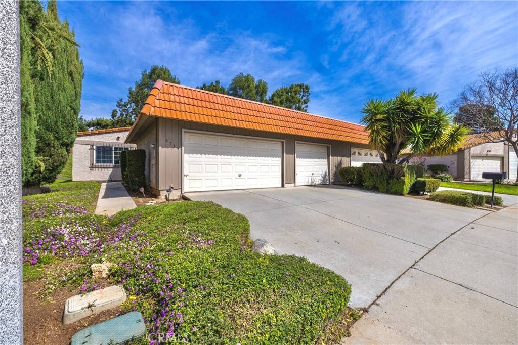 Jurupa Valley, CA 92509,5730 Falling Leaf LN