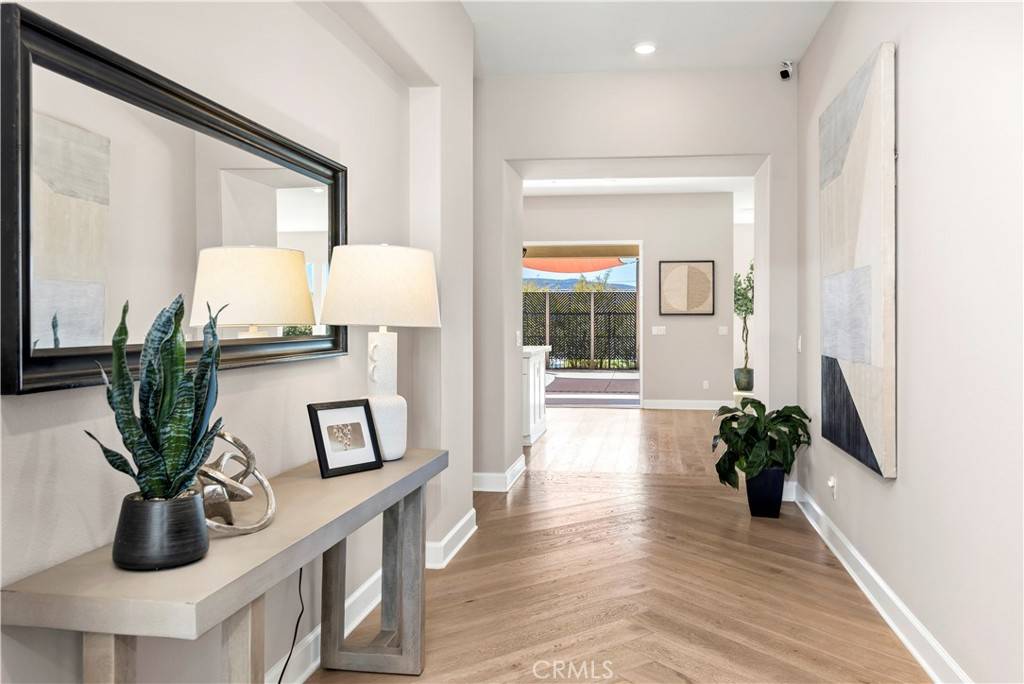 Escondido, CA 92029,2946 Side Saddle LN